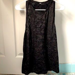Lululemon black camo tank size 4